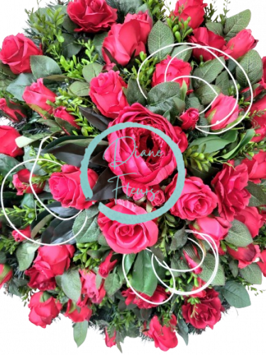 Coroană artificială de lux Decorată exclusiv cu trandafiri și accesorii 70cm