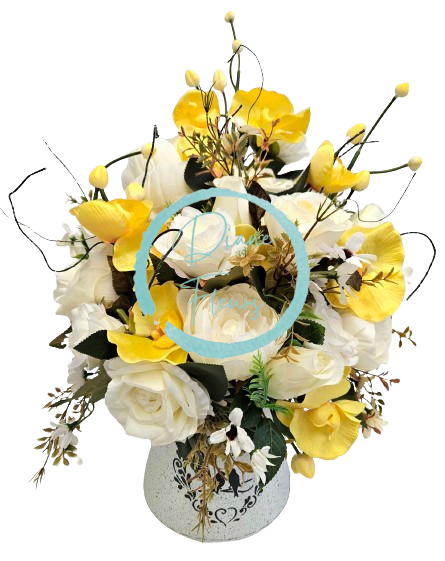 Decor frumos de trandafiri artificiali si orhidee intr-un ghiveci metalic 35cm x 30cm x 57cm