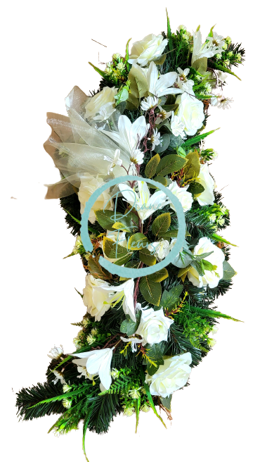 Wianek żałobny „S” ze sztucznych róż, lilii i dodatków 95cm x 35cm