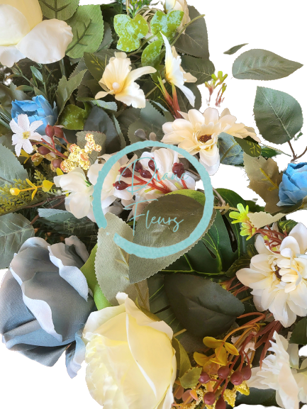 Luxusný smútočný veniec borovicový exclusive ruže, pivonky, kamélie, gerbery, monstera a doplnky 70cm x 80cm