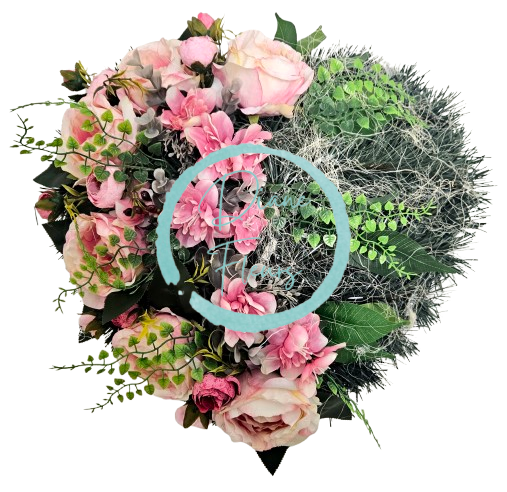 Smuteční věnec "Srdce" umělé pivoňky, ranunculus, eukalyptus a doplňky 40cm x 40cm AS938