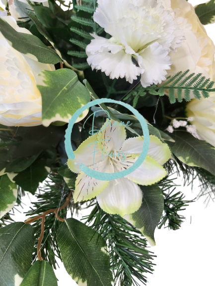 Smútočný aranžmán betonka exclusive umelá chryzantéma, peonia pivonka, karafiát, alstroméria a doplnky Ø 45cm x 35cm