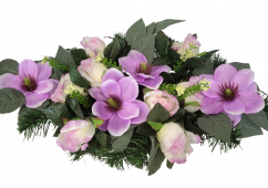 Trauergesteck aus künstliche Magnolien, Rosen und Zubehör 55cm x 30cm x 15cm