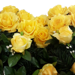 Coroana funerara „Inimă” din trandafiri 65cm x 65cm galben flori artificiale