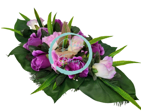 Žalni aranžma iz umetnih vrtnic in dodatkov 55cm x 28cm x 16cm