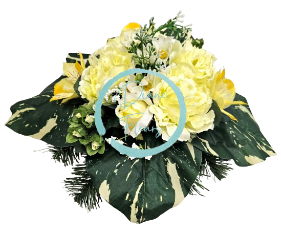 Aranžmán betonka umělé pivoňky, růže, alstromerie a doplňky 30cm x 20cm AS1035