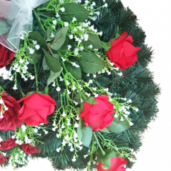 Coroana „Inimă” din trandafiri artificiali si accesorii 65cm x 65cm rosu