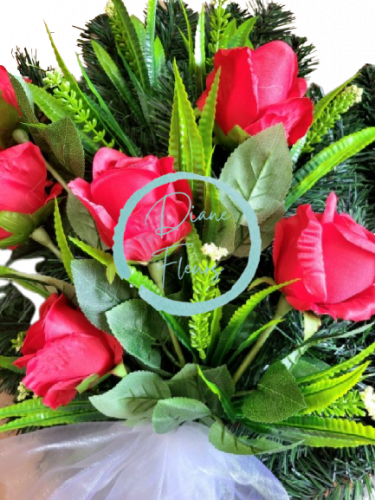 Temetési koszorú "szív" rózsák, moha és kiegészítők 80cm x 80cm