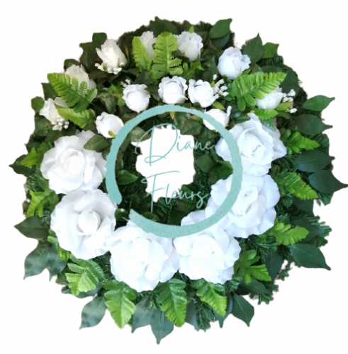 Wianek żałobny ze sztucznymi różami 65cm biały, zielony