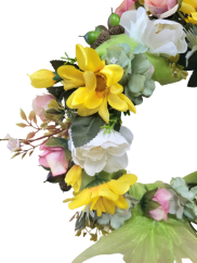 Pleten venec okrašen z umetnimi vrtnicami, potonikami, marjeticami in hortenzijami O 30cm