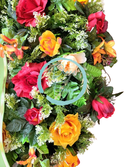 Coroană artificială de pin de lux Decorată exclusiv cu trandafiri, bujori, orhidee și accesorii 90cm