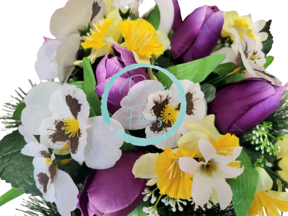 Trauergesteck aus künstlichen Tulpen, Stiefmütterchen, Narzissen und Accessoires 38cm x 28cm