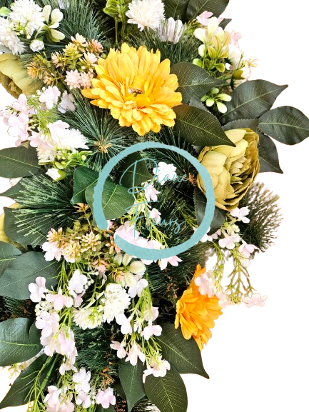 Luxusný smútočný veniec borovicový exclusive peonie pivonky, gerbery, sedum a doplnky Ø 90cm