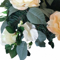 Pogrebni vijenac s umjetnim ružama i hortenzijama i dodaci Ø 50cm kremasta, ružičasta, zelena