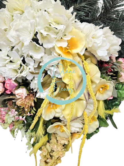 Smuteční věnec "Slza" hortenzie, pivoňky, chryzantémy, orchideje mečíky a doplňky 100cm x 55cm AS891