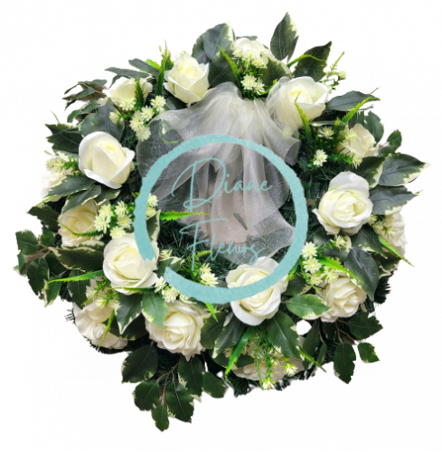 Künstliche Kranz die Ring-förmig mit Rosen und Zubehör Ø 55cm