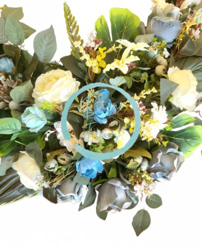 Temetési fenyőkoszorú Exkluzív rózsák, bazsarózsa, kaméliák, gerberák, monstera és kiegészítők 80cm x 90cm