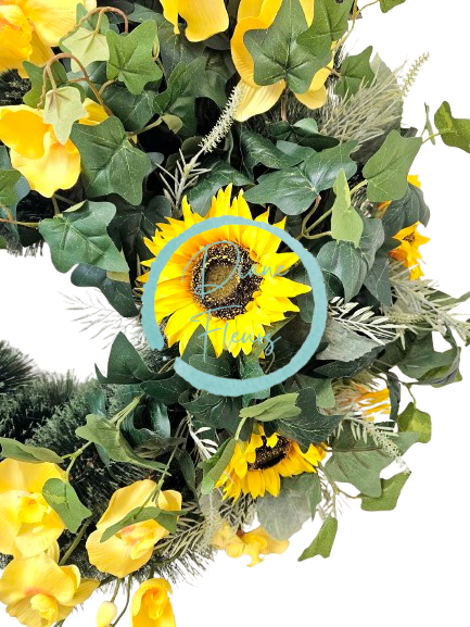 Luxusný smútočný veniec borovicový exclusive slnečnice, orchidey, brečtan a doplnky 85cm