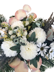 Trauergesteck aus künstliche Chrysanthemen, Gänseblümchen, Kamelie und Zubehör 70cm x 35cm x 25cm