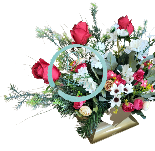 Krásny smuteční aranžmán ve tvaru srdce betonka exclusive umělé kopretiny, růže, kamélie a doplňky 70cm x 28cm x 35cm