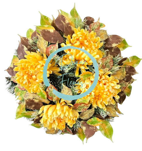 Umelý veniec borovicový chryzantémy a doplnky 50cm