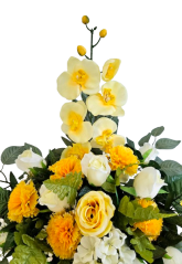 Díszített betontál fenyőből szegfű, rózsák, hortenziák, orchidea és kiegészítők 70cm x 50cm x 45cm