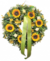 Luxusný umelý veniec borovicový Exclusive slnečnice, ruže, kamélie, margarétky a doplnky 90cm