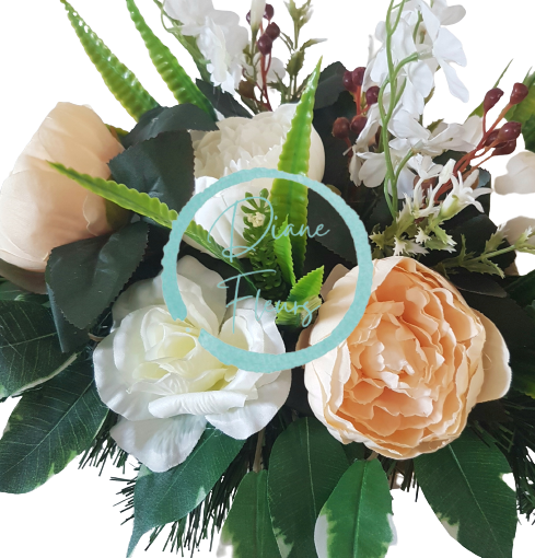 Траурна аранжировка от бетон, ексклузивни изкуствени божури и аксесоари 65см x 30см x 25см AS364