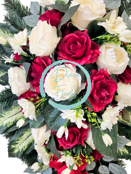 Coroana "frunze" de trandafiri artificiali, bujori, margarete, gladiole si accesorii 100cm x 60cm