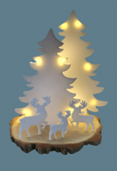 Vánoční kompozice na dřevě s vánočním stromečkem, jeleny a světýlky 18cm x 23cm