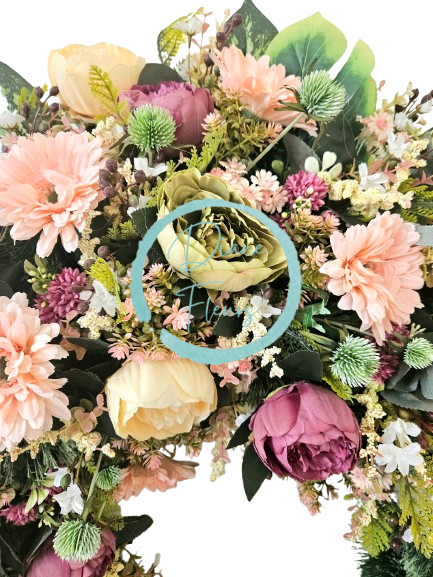 Luxusní smuteční věnec borovicový exclusive pivoňky, gerbery, rozchodník a doplňky 100cm AS1013