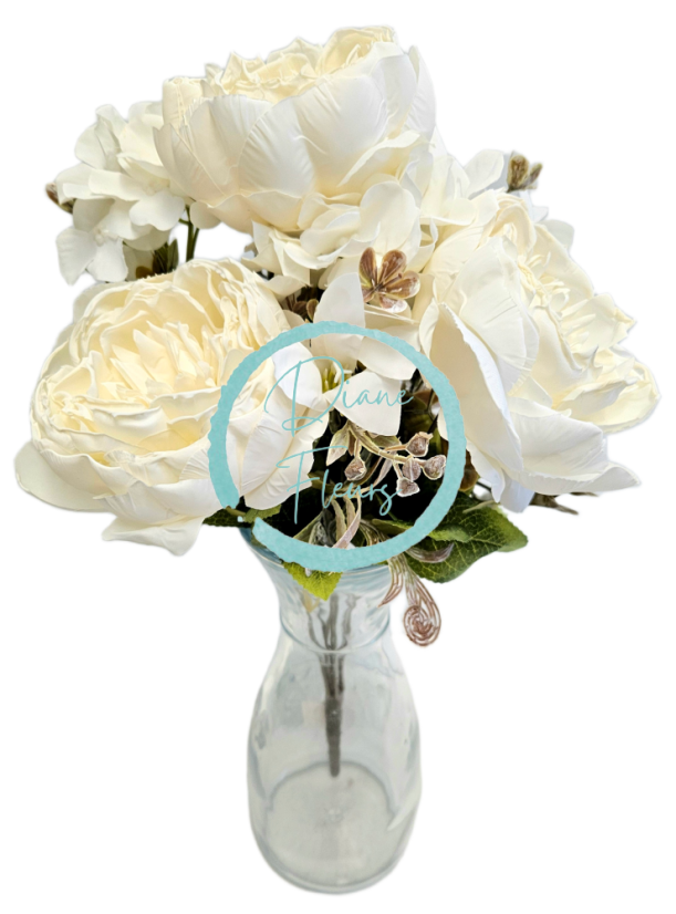 Изкуствен букет от божури, хортензии и аксесоари х9 44 см кремави