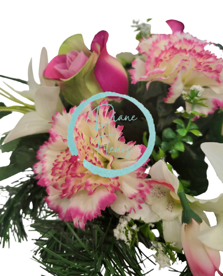 Smútočný aranžmán betonka umelé karafiáty, ruže, orchidey, ľalie a doplnky Ø 30cm x 20cm