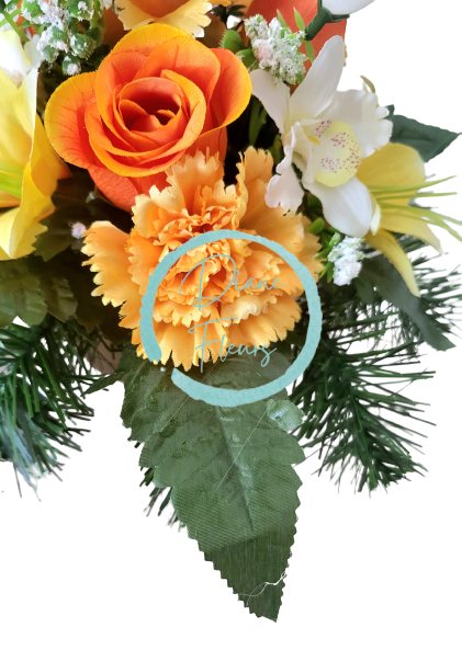 Aranjament pentru cimitir de garoafe artificiale, trandafiri, orhidee, crini și accesorii Ø 30cm x 20cm