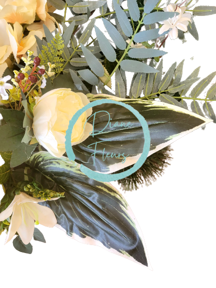 Luxusný smútočný veniec borovicový exclusive ruže, pivonky, gladioly a doplnky 70cm x 80cm