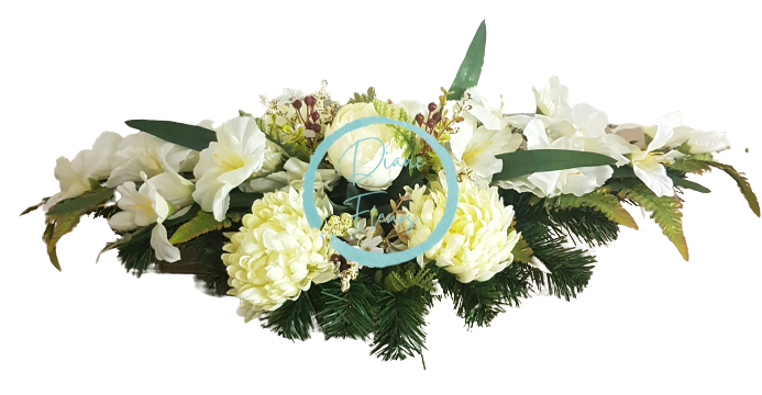 Бетонен аранжировка от изкуствени божури, хризантеми и аксесоари 60см x 25см x 15см AS236