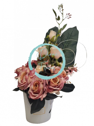 Flower Box cu trandafiri si accesorii 27cm x 55cm