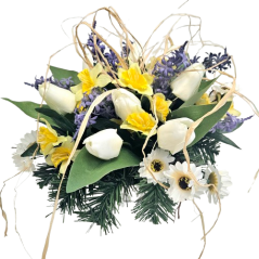 Trauergesteck aus künstliche Tulpen, Narzissen, Gänseblümchen, Lavendel und Accessoires 36cm x 26cm