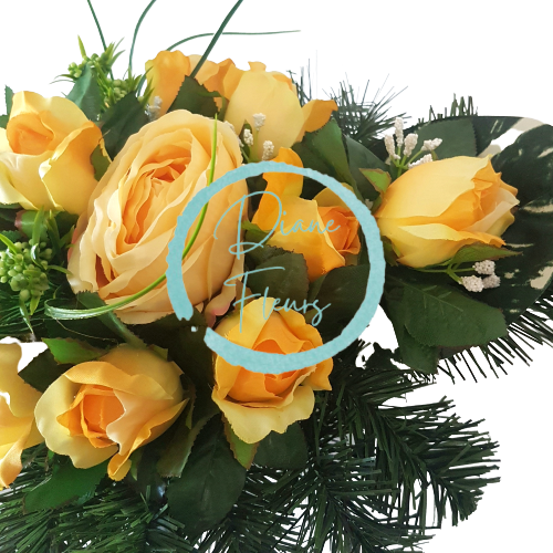 Piękna kompozycja żałobna owe sztuczne róże i dodatki 53cm x 27cm x 23cm żółte