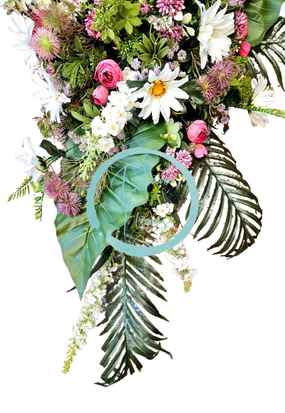 Nagy díszített betontál fenyőből  exclusive százszorszépek, krizantémok, boglárka, bogáncs és kiegészítők 115cm x 90cm