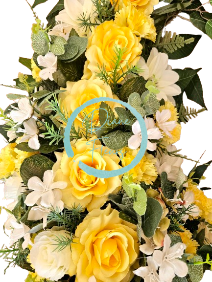 Temetési koszorú műrózsák és szegfű és clematis és kiegészítők 150cm x 50cm