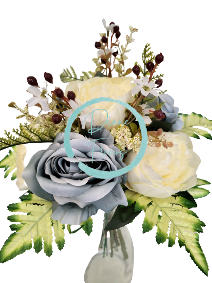 Vázaná kytice Exclusive růže, pivoňky a doplňky 38cm umělá