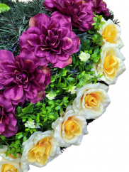 Pogrebni vijenac "Srce", Ruže i Dahlia i pribor 55cm x 55cm