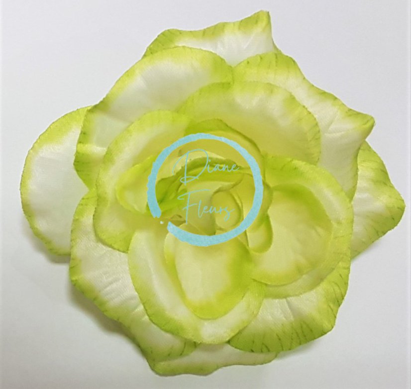 Cap de floare de trandafir 3D O 3,9 inches (10cm) Mint flori artificiale
