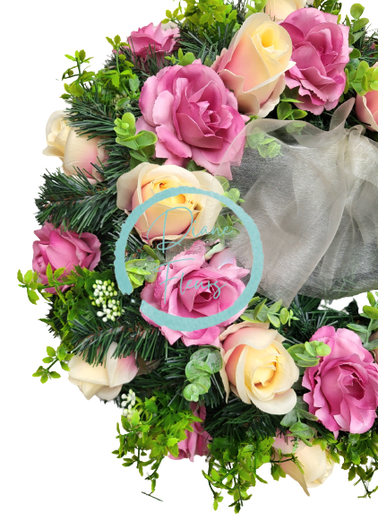 Smútočný veniec "kruh" umelé ruže a doplnky Ø 55cm