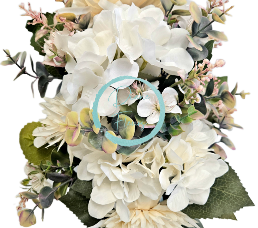 Ekskluzywny bukiet sztuczny Dalie, Hortensje i dodatki 52cm x 30cm kremowy