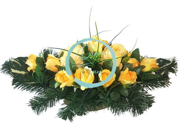 Красива траурна аранжировка от бетонни изкуствени рози и аксесоари 53см x 27см x 23см жълти AS325