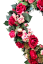 Smútočný veniec "Srdce" umelé ruže, ranunculus, bodliak a doplnky 70cm x 70cm