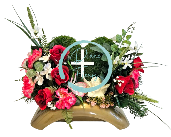 Smútočný aranžmán betonka umelé ruže, karafiáty, anjel, machový venček a doplnky 46cm x 20cm x 28cm