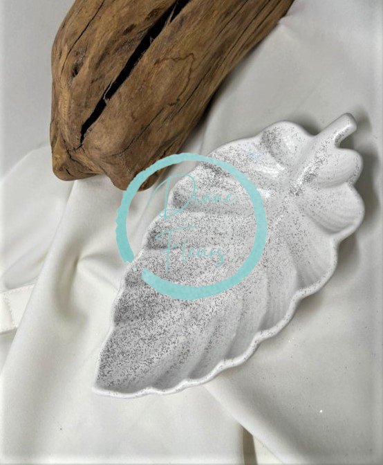 List 18cm - viac farebných variant - Farba: Šedá